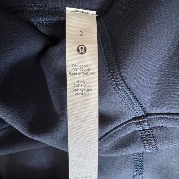 lululemon InStill High-Rise Tight 25" size 2, navy - Picture 2 of 5